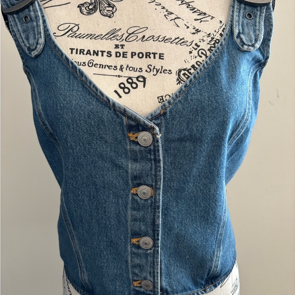 Levi’s Denim Button-Up Vest